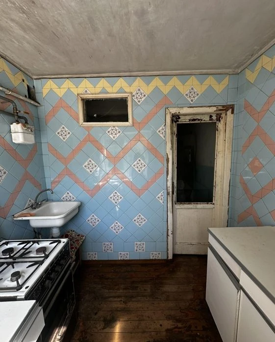 г Днепр.Торг.Продам 3к,кв ул Зимовых походов (ул бывш Молодо