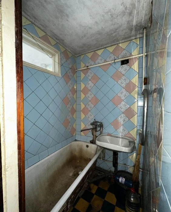 г Днепр.Торг.Продам 3к,кв ул Зимовых походов (ул бывш Молодо