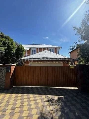 Продажа дома. Киев. Соломенский. Камин. 3 спальни. Газ. Без