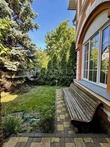 Продажа дома. Киев. Соломенский. Камин. 3 спальни. Газ. Без