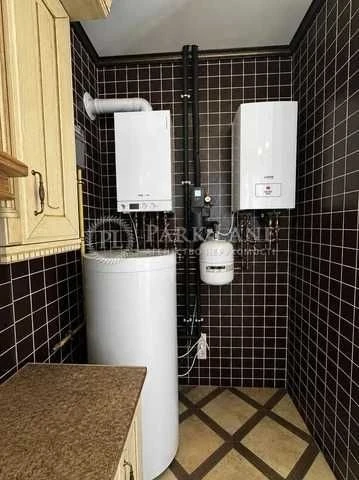 Продажа дома. Киев. Соломенский. Камин. 3 спальни. Газ. Без