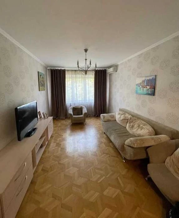 Продам простору 3к квартиру з капітальним ремонтом на Балків