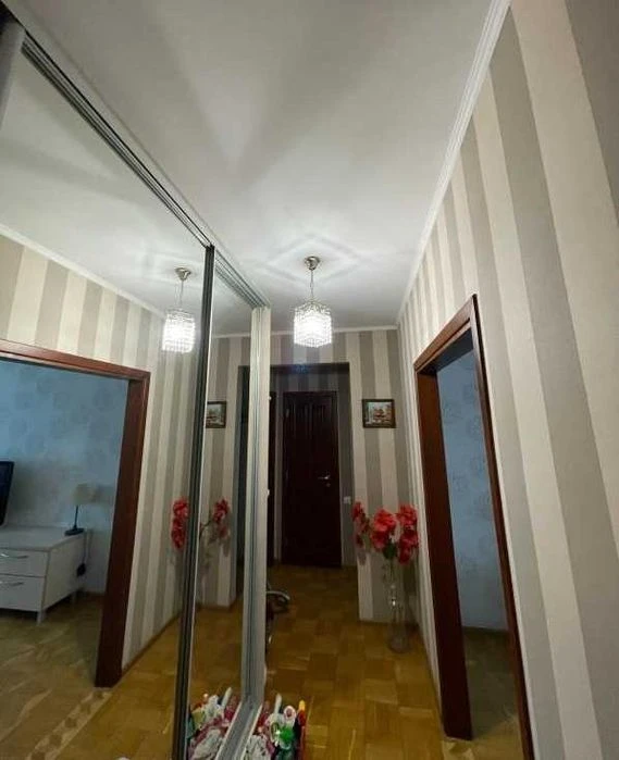 Продам простору 3к квартиру з капітальним ремонтом на Балків