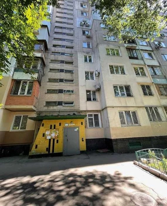 Продам простору 3к квартиру з капітальним ремонтом на Балків