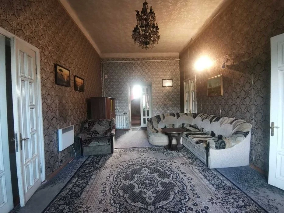 Продаж!! Великий будинок 348 м² із терасою та видом на місто