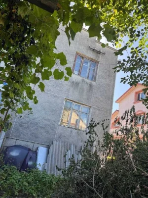Продається півособняк у с. Опришівці по вул. Зразкова (11)