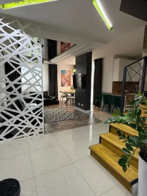 Продаж 2-рівневої квартири з ремонтом та меблями