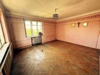 Будинок. Івано-Франківськ, Зразкова вул.