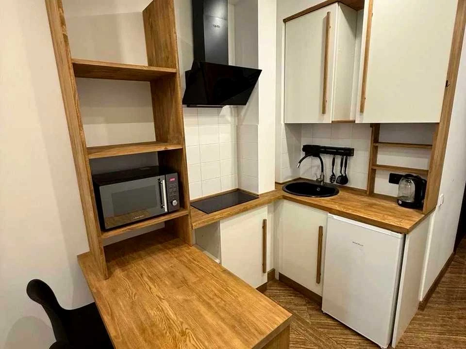 Квартира. Київ, Нижній Вал вул., (Будинок 1)