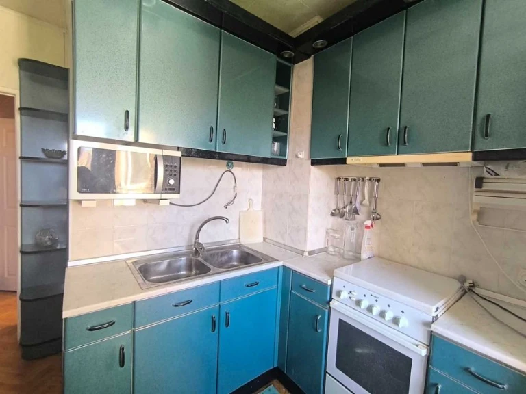 seg-01    Продам 3-х комн. кв. на Ак. Королева Южный рынок П