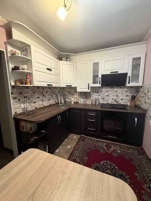 Продаж 2 кімнатної квартири ПТЗ, вул.Театральна, гарний стан