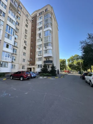 Продам крупногабаритную 3 к.квартиру в центре, 81,5 м. в ЖК