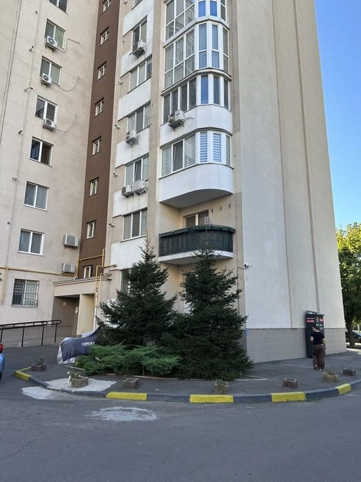 Продам крупногабаритную 3 к.квартиру в центре, 81,5 м. в ЖК
