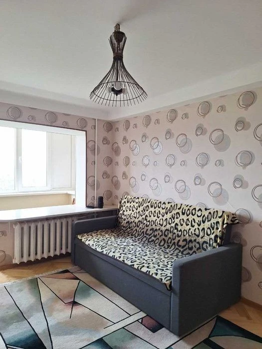 Продаж 1 кімн вул Харківське шосе, 21 32 кв. м. Гарний стан.