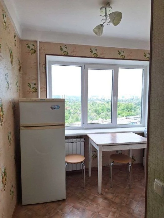 Продаж 1 кімн вул Харківське шосе, 21 32 кв. м. Гарний стан.
