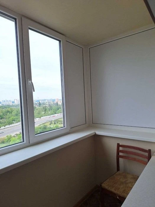 Продаж 1 кімн вул Харківське шосе, 21 32 кв. м. Гарний стан.