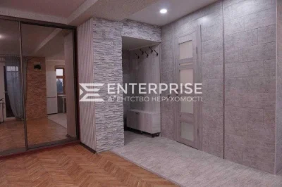 Продаж 1к квартири в Шевченківському районі, проспект Берест