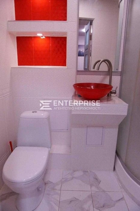 Продаж 1к квартири в Шевченківському районі, проспект Берест