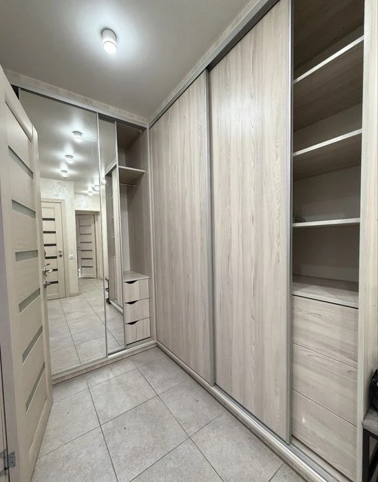 2.квартира, Алмазний, 2/5, меблі+техніка, свіжий ремонт