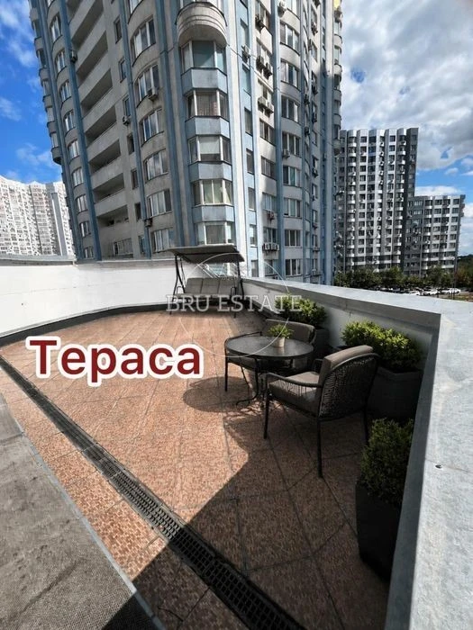 Терміново Продаж 2 к квартири низький 3й поверх Осокорки Поз