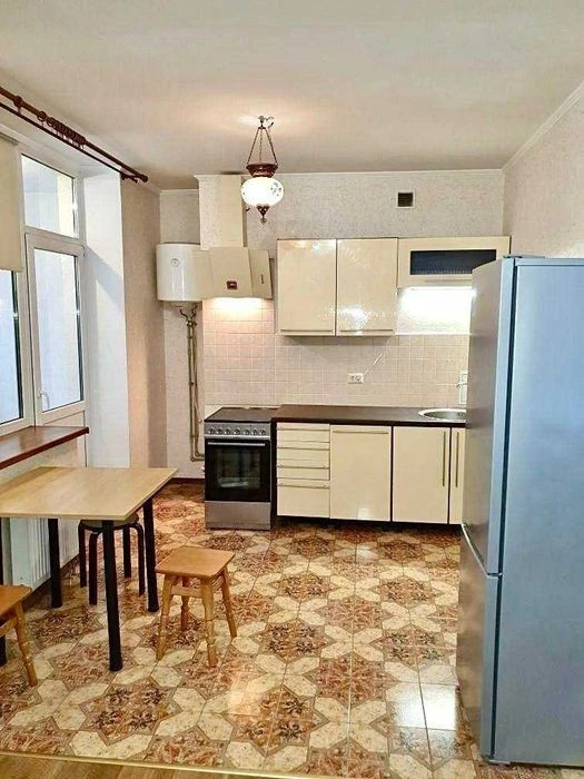 Терміново Продаж 2 к квартири низький 3й поверх Осокорки Поз