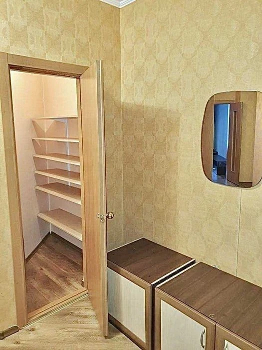 Терміново Продаж 2 к квартири низький 3й поверх Осокорки Поз