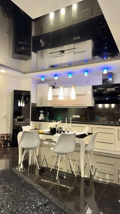 Квартира з ремонтом , площею 95,3 м.кв, право власності