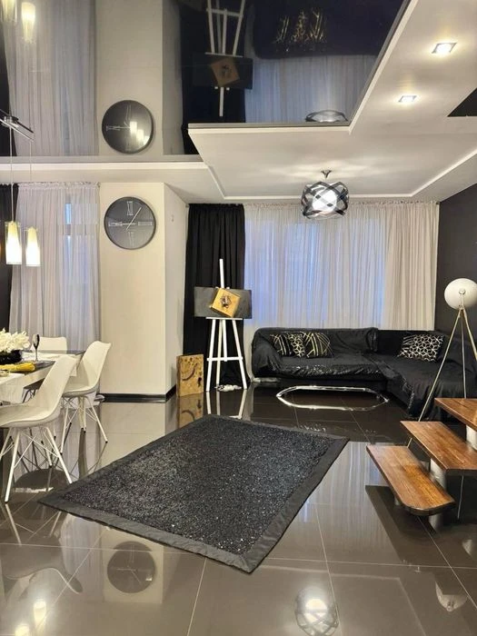 Квартира з ремонтом , площею 95,3 м.кв, право власності