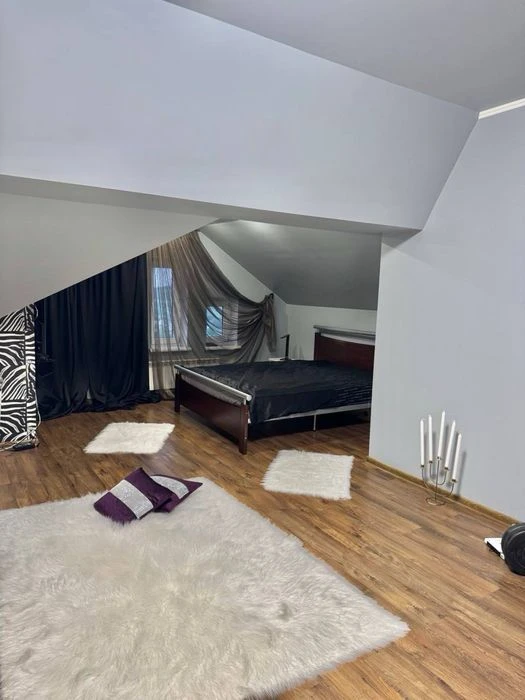 Квартира з ремонтом , площею 95,3 м.кв, право власності