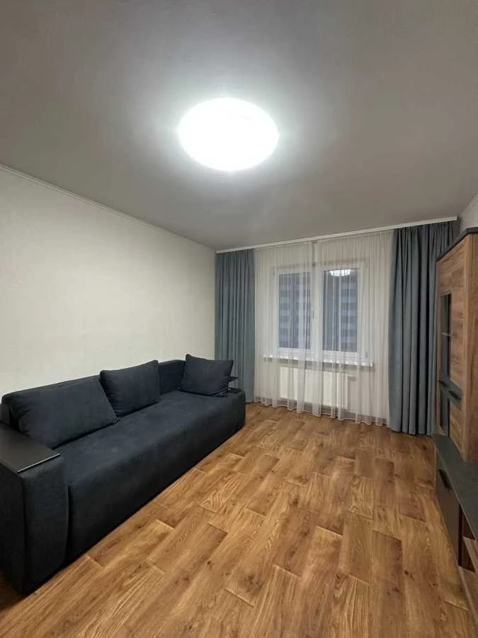 Продаж 2-кімнатної квартири 72.2 м², Коноплянська вул., 22Б