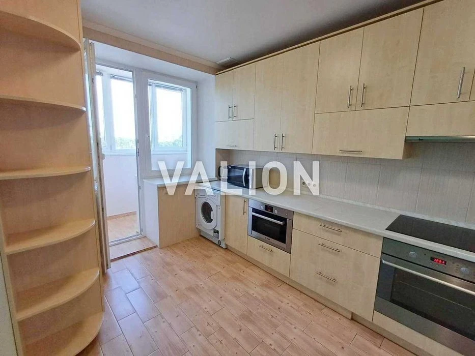 For sale 3-room apartment 105m2. 3a Osvity St. Sevastop
