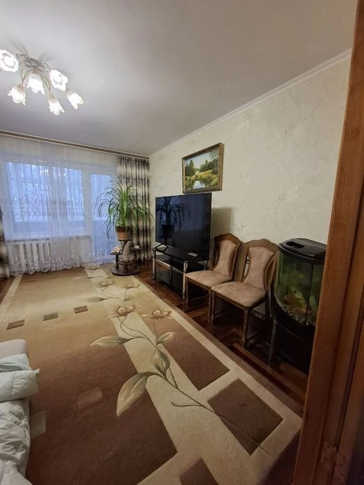 Продається 3-кімнатна квартира по вул Б Будівельників Хортиц