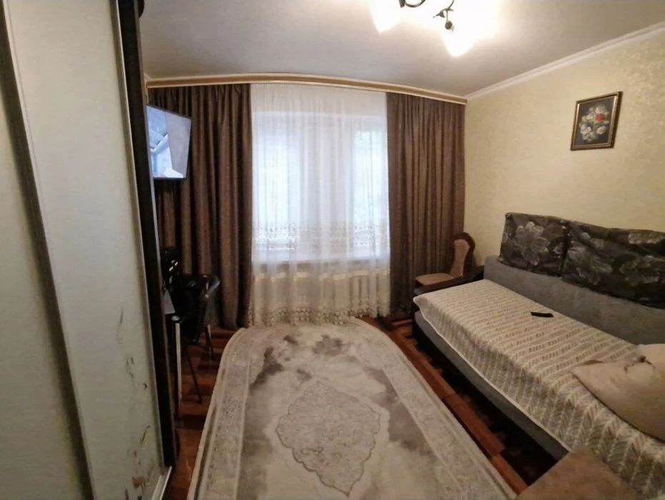 Продається 3-кімнатна квартира по вул Б Будівельників Хортиц