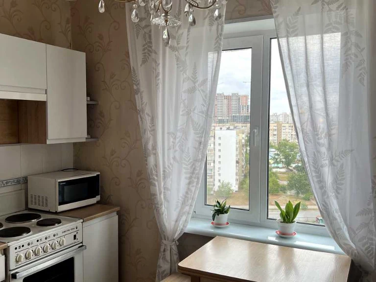 Квартира. Київ, Ревуцького вул.
