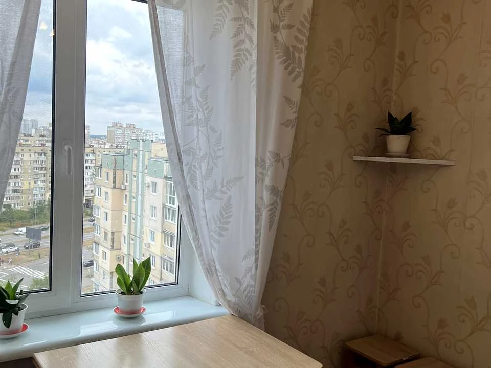 Квартира. Київ, Ревуцького вул.