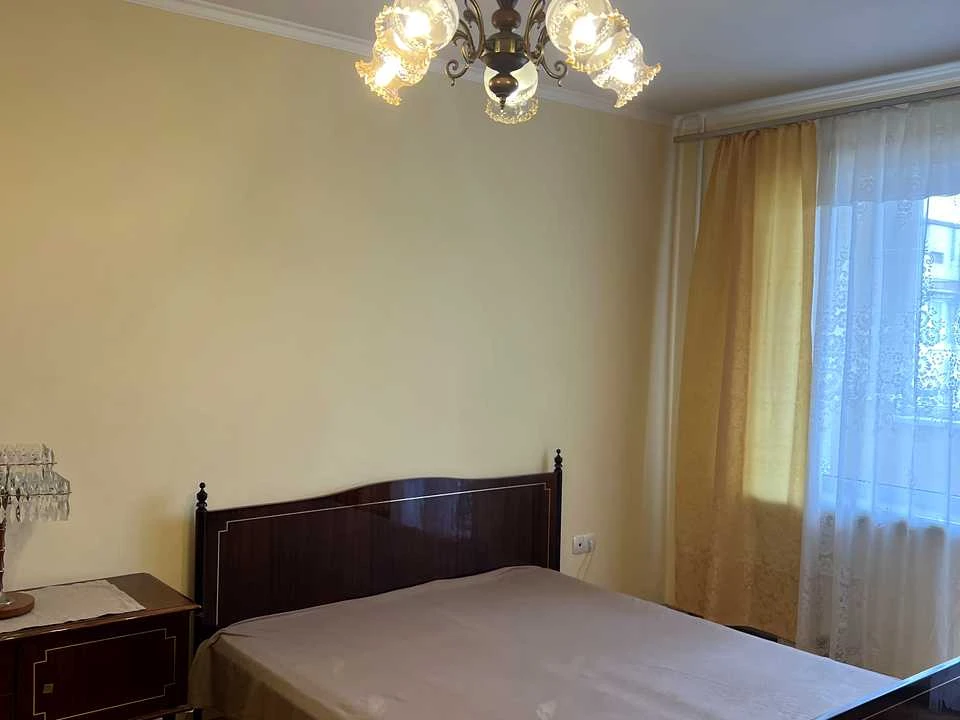 Квартира. Київ, Ревуцького вул.
