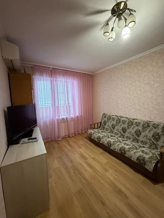 Продаж квартири вул Райдужна 13 в
