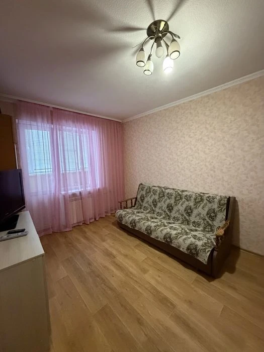 Продаж квартири вул Райдужна 13 в