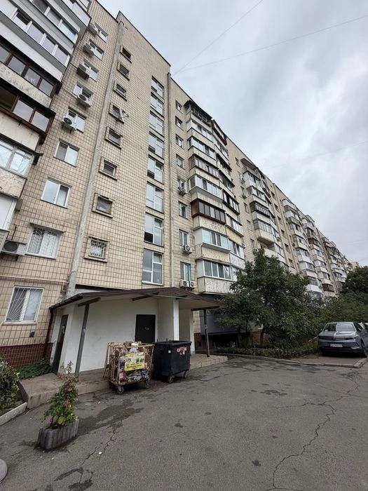 Продаж квартири вул Райдужна 13 в