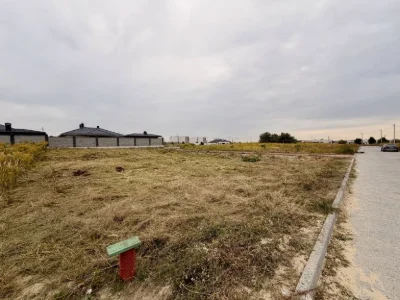 Продаж земельної ділянки 9,26 сотки під будівництво в районі
