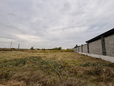 Продаж земельної ділянки 9,26 сотки під будівництво в районі