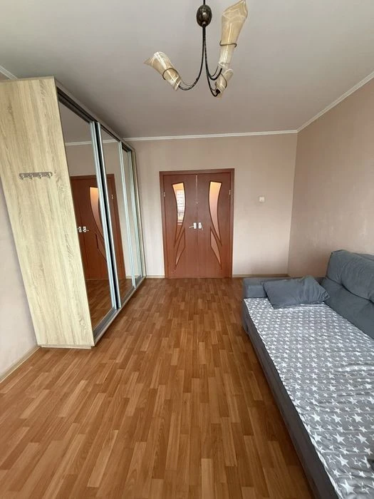 Продається 3х кімн.кв. 70/41.7/7.4 ,ул.Тростянецька 8б, 9/10