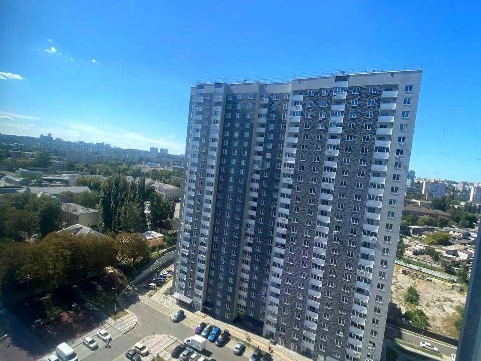 Квартира. Київ, Сім'ї Кульженків вул. (Петра Дегтяренка)
