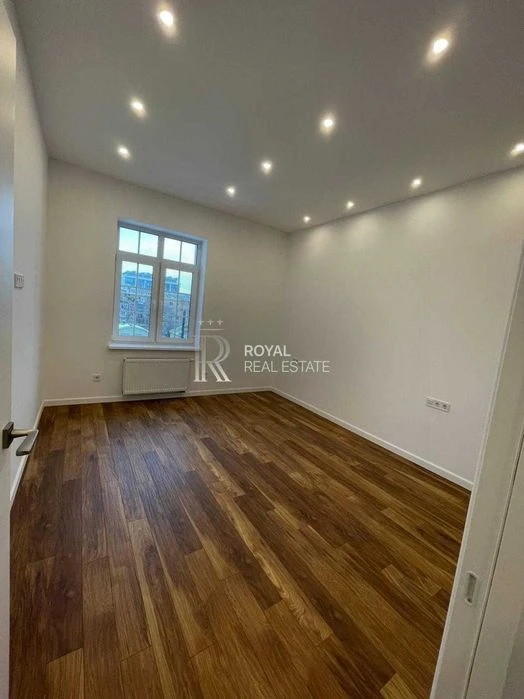 Продаж Квартира Київ ЖК «Notting Hill» 4 кімнати 130 м² 3 сп
