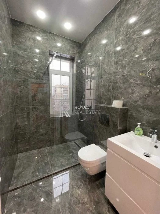 Продаж Квартира Київ ЖК «Notting Hill» 4 кімнати 130 м² 3 сп