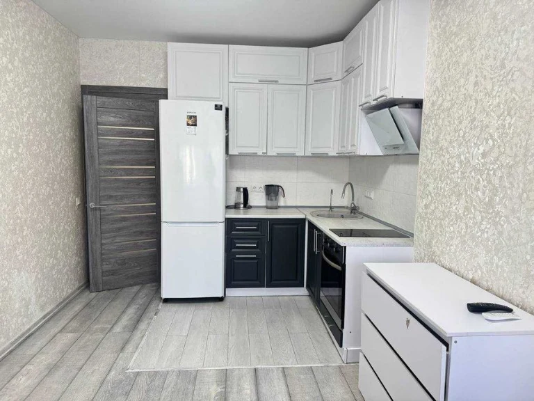 Продам 1но кім. квартиру, 38 кв.м, вул.Ракетна, 24, секція 3