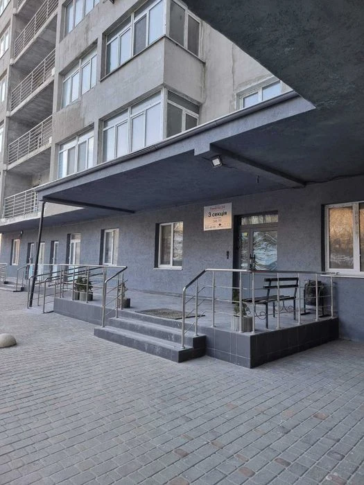 Продам 1но кім. квартиру, 38 кв.м, вул.Ракетна, 24, секція 3