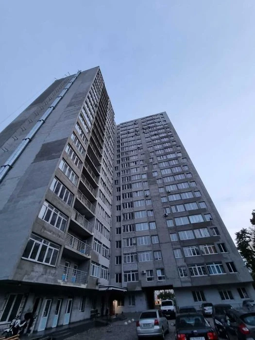 Продам 1но кім. квартиру, 38 кв.м, вул.Ракетна, 24, секція 3