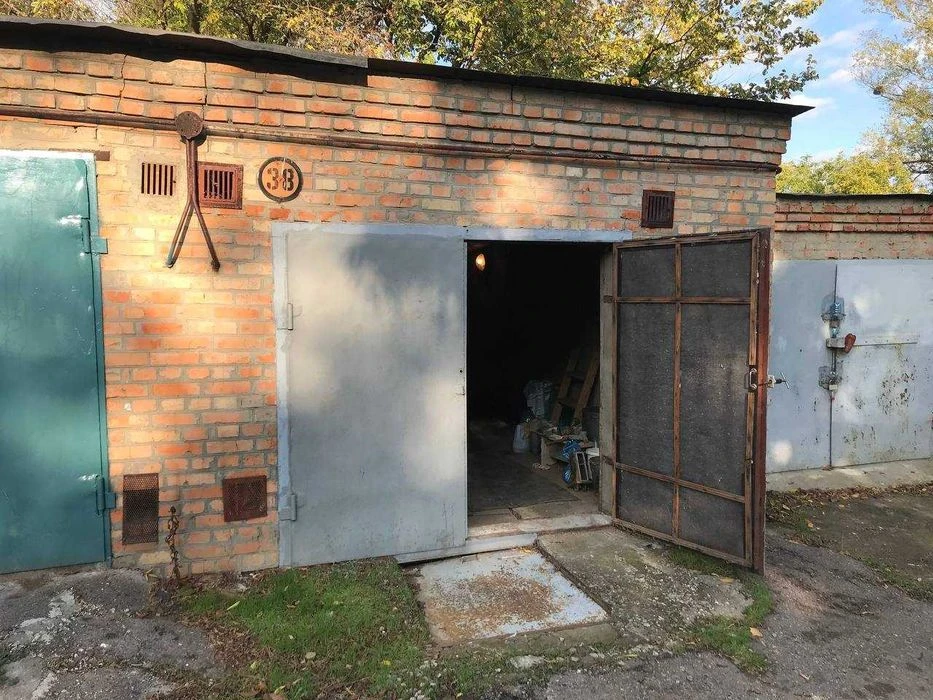 Капітальний цегляний гараж, район Павленки