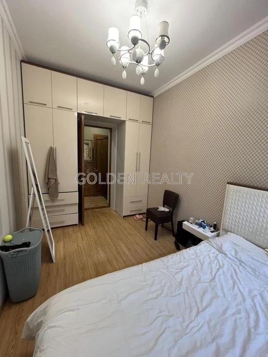 Продаж 3-кімнатної квартири з ремонтом у центрі | вул. М. Кр
